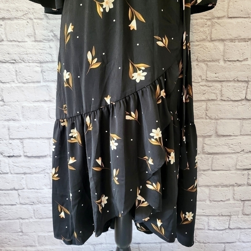 Saltwater Luxe black floral print wrap midi length ruffle hem 3/4 sleeve dress - Picture 7 of 11